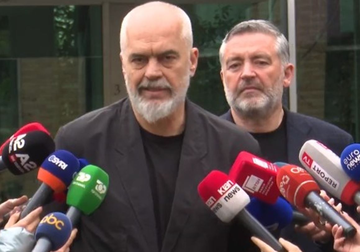 Rama pas takimit me drejtuesit e qarqeve: Shqipëria në vitin 2030 do ngjitet në majë Rama pas takimit me drejtuesit e qarqeve: Shqipëria në vitin 2030 do ngjitet në majë