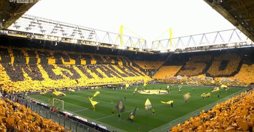 VIDEO/ Tifozët e Dortmundit janë pasuri që duhet të ruhen nga UEFA, koreografi mahnitëse për 50-vjetorin e stadiumit ku do të luajë Shqipëria