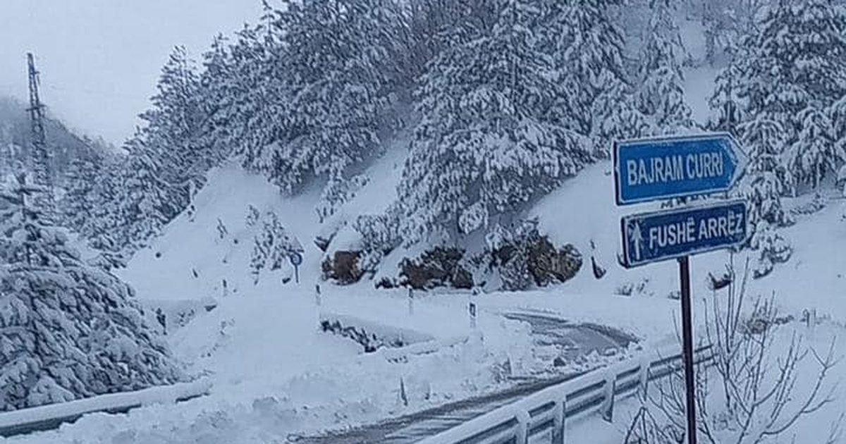VIDEO për situatën aktuale: Dëborë në Shkodër, Kukës, Dibër e Fushë-Arrëz! Pezullohen lundrimet në Durrës e Lezhë! Përmbytje në Vlorë