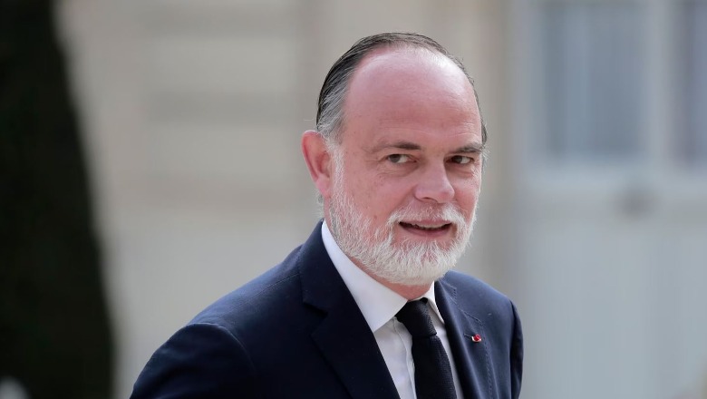 Policia bastis zyrat e ish kryeministrit francez Edouard Philippe si pjesë e një hetimi paraprak për korrupsion Policia bastis zyrat e ish kryeministrit francez Edouard Philippe si pjesë e një hetimi paraprak për korrupsion