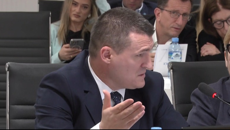 Cilin nga këta 20 drejtues policie keni frikë ju z. Dumani që njollosin gjithë policinë? Ish deputeti shpërthen keq: Deliranti Dumani “thërret” KLP për t’i dhënë llogari! Cilin nga këta 20 drejtues policie keni frikë ju z. Dumani që njollosin gjithë policinë? Ish deputeti shpërthen keq: Deliranti Dumani “thërret” KLP për t’i dhënë llogari!