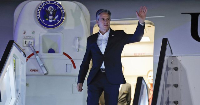 Problem për avionin e Antony Blinken, Sekretari Amerikan “ngec” në Paris Problem për avionin e Antony Blinken, Sekretari Amerikan “ngec” në Paris