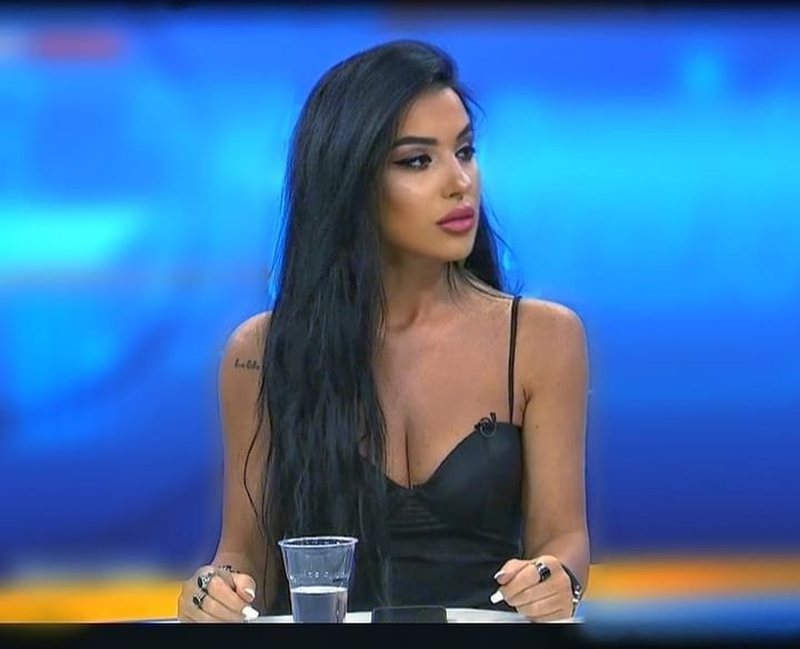 Gazetarja revoltohet me Big Brother: Turp kush po na përfaqëson, ata janë të gjithë për vepër penale Gazetarja revoltohet me Big Brother: Turp kush po na përfaqëson, ata janë të gjithë për vepër penale