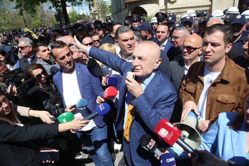 Pas Monikës, Ilir Meta akuzon truprojën e vet, Leartin si… tradhtar Pas Monikës, Ilir Meta akuzon truprojën e vet, Leartin si… tradhtar