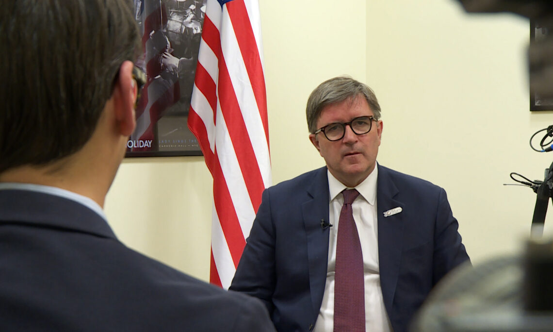 Ndihmës sekretari amerikan i Shtetit për Evropën dhe Euroazinë, James O’Brien në takim me Vuçiç: Do të bëjmë gjithçka që Kosova të themelojë Asociacionin ndryshe…