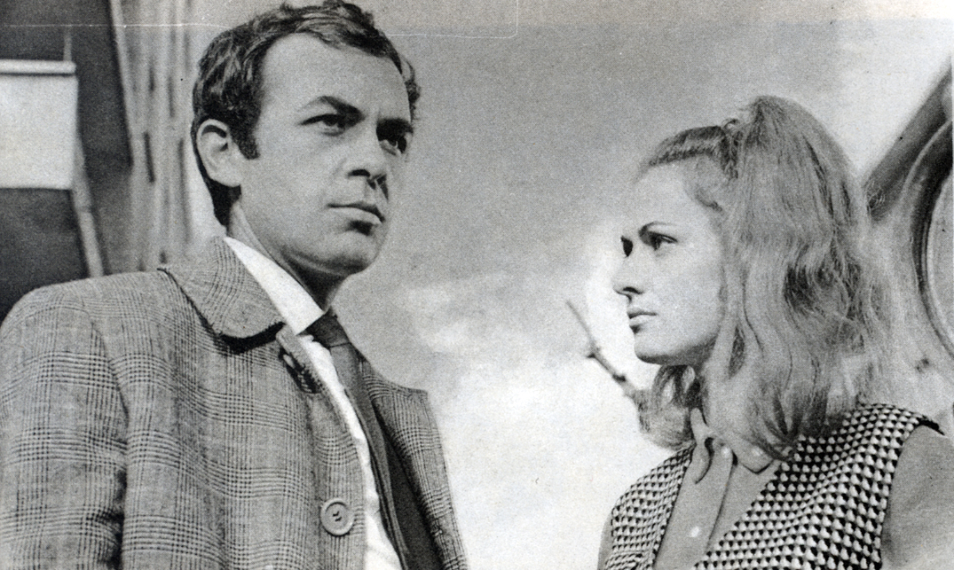 Në kujtim të aktorit ikonë Rikard Ljarja që erdhi si befasi, por iku si një legjendë nga kjo botë më 20 Prill Në kujtim të aktorit ikonë Rikard Ljarja që erdhi si befasi, por iku si një legjendë nga kjo botë më 20 Prill