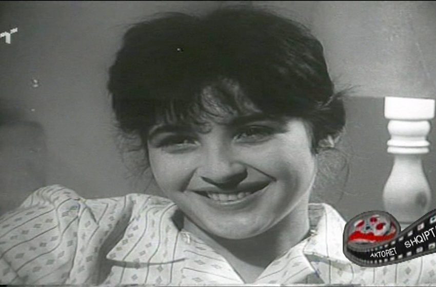 Aktorja e njohur shqiptare bën rrëfimin prekës: U rritëm 6 fëmijë jetim me sakrifica! Asnjë foto nuk kam me babain tim Aktorja e njohur shqiptare bën rrëfimin prekës: U rritëm 6 fëmijë jetim me sakrifica! Asnjë foto nuk kam me babain tim