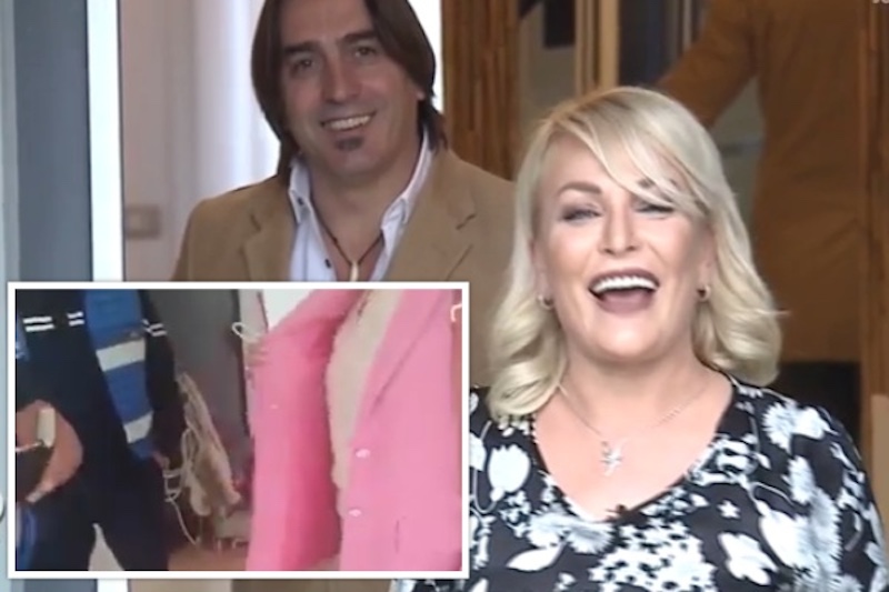 Publikohet video e sherrit të këngëtares me bashkëshortin: Maja del në ballkon duke thirrur për “ndihmë” pa i bërë gjë askush, ofendon bashkëshortin para policisë si përdorues i lëndëve narkotike… ai qesh Publikohet video e sherrit të këngëtares me bashkëshortin: Maja del në ballkon duke thirrur për “ndihmë” pa i bërë gjë askush, ofendon bashkëshortin para policisë si përdorues i lëndëve narkotike… ai qesh