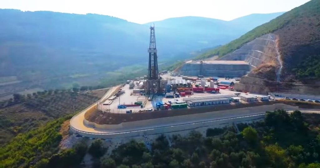 Lajmi i sajuar me fantazi nga “gjirizet” mediatike! A ka dështuar ‘Shell’ të gjejë naftë në Shpirag? Lajmi i sajuar me fantazi nga “gjirizet” mediatike! A ka dështuar ‘Shell’ të gjejë naftë në Shpirag?