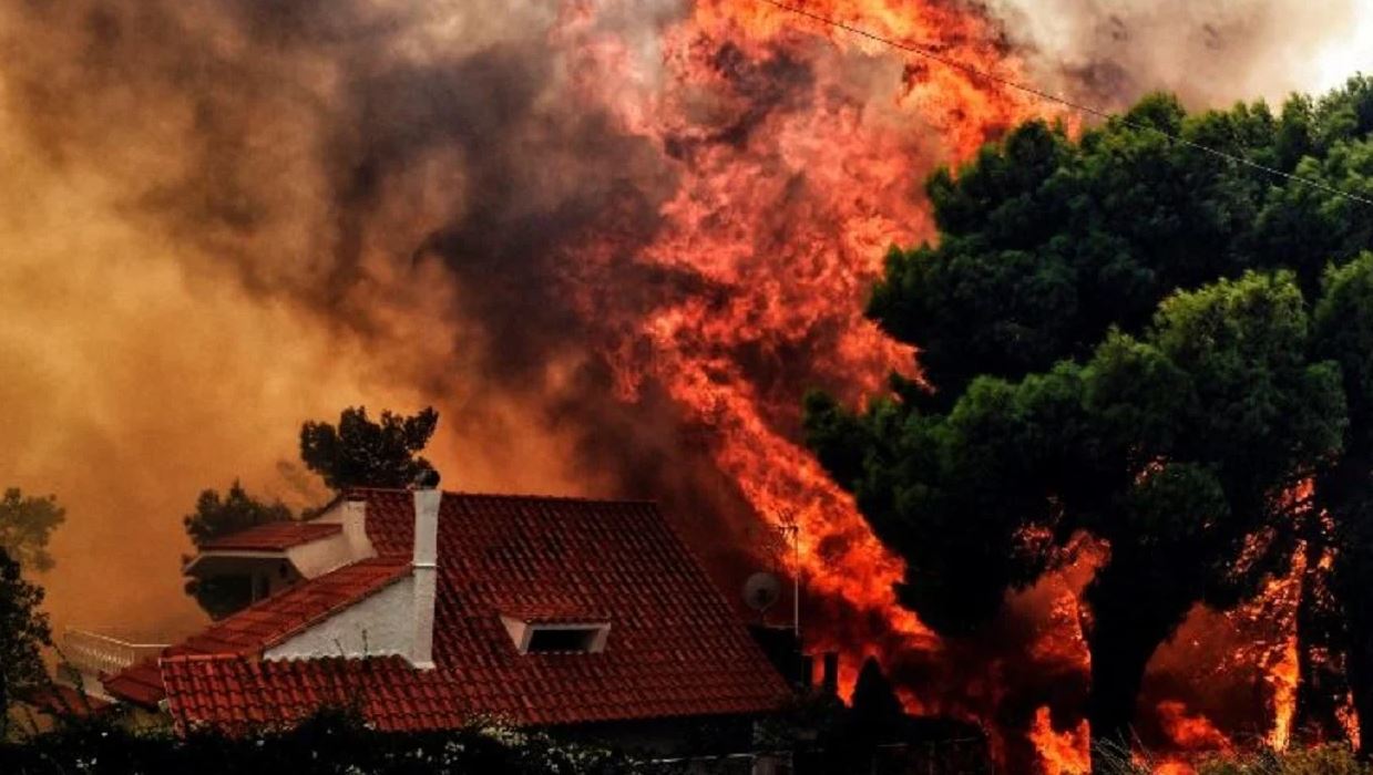 I nxehti i vë flakën Greqisë, 71 zjarre brenda pak orësh!