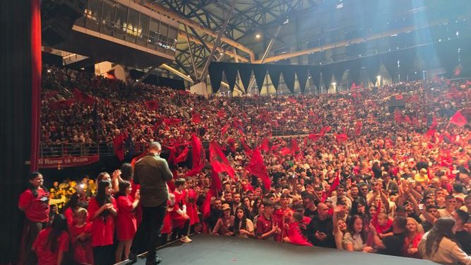 Mitingjet e Saliut në stadium me paratë e “askushit”! Si u financua mitingu në Athinë që edhe nëse financohet nga buxheti nuk ka asnjë shkelje? Mitingjet e Saliut në stadium me paratë e “askushit”! Si u financua mitingu në Athinë që edhe nëse financohet nga buxheti nuk ka asnjë shkelje?