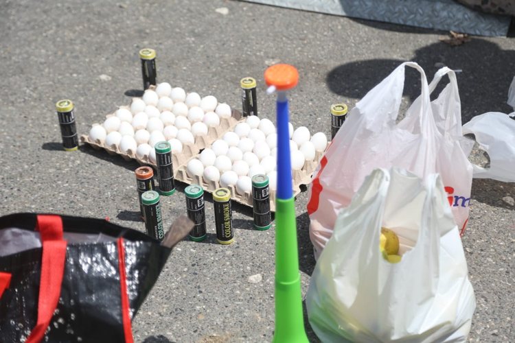 Jo vetëm molotovë, militanti me bluzën ‘Free Berisha’ me “arsenal” me vete! Çfarë nuk u pa nga protesta e rrugës së shpresëhumburve Jo vetëm molotovë, militanti me bluzën ‘Free Berisha’ me “arsenal” me vete! Çfarë nuk u pa nga protesta e rrugës së shpresëhumburve