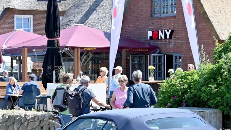 Policia gjermane heton videon “raciste” me mesazhe naziste në ishullin e pushimeve Policia gjermane heton videon “raciste” me mesazhe naziste në ishullin e pushimeve