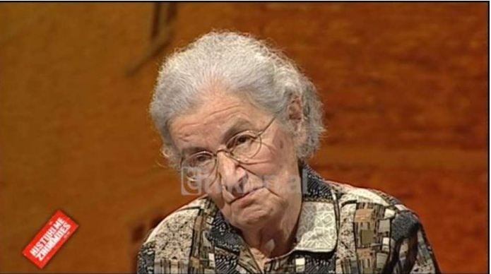 Britmat e nënës: “Jam e pafajshme kam fëmijë! Pse po mi merrni në qafë” Britmat e nënës: “Jam e pafajshme kam fëmijë! Pse po mi merrni në qafë”