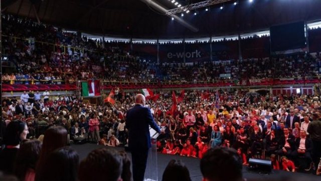 Fjalimi i plotë i kryeministrit Rama në Milano: Kthehuni! Shqipëria ka fituar besimin e botës, koha të fitojë besimin tuaj! Fjalimi i plotë i kryeministrit Rama në Milano: Kthehuni! Shqipëria ka fituar besimin e botës, koha të fitojë besimin tuaj!