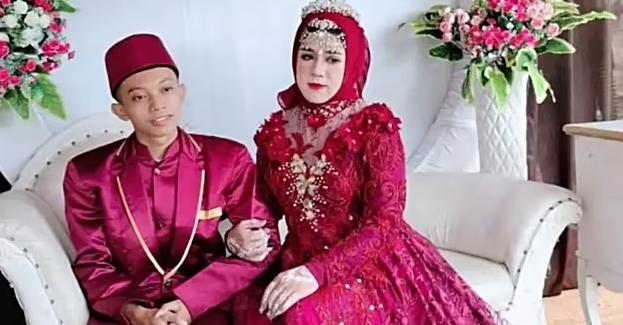 Nuk pranonte të kryente marrëdhënie, dhëndri befasohet nga ajo që zbulon? Nuk pranonte të kryente marrëdhënie, dhëndri befasohet nga ajo që zbulon?