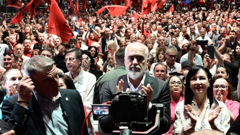 Emigrantët: U emocionuam, Rama i tregojë Mitsotakis sa e madhe është forca e shqiptarëve në Greqi! Emigrantët: U emocionuam, Rama i tregojë Mitsotakis sa e madhe është forca e shqiptarëve në Greqi!