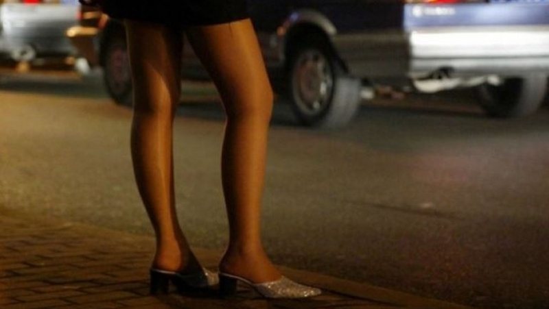 Trafikoi nusen në Itali për prostitucion: Dënohet me 17 vite burg vjehrra tutore nga Berati Trafikoi nusen në Itali për prostitucion: Dënohet me 17 vite burg vjehrra tutore nga Berati