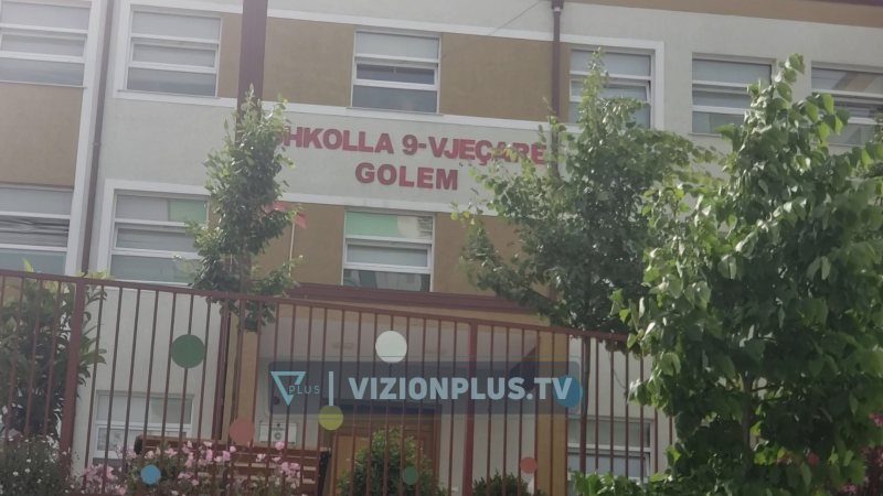 15-vjeçarja refuzon të bëjë kontrollet mjekësore, nëna hedh poshtë akuzat e vajzës: Bashkëshorti im nuk e ka përdhun*ar 15-vjeçarja refuzon të bëjë kontrollet mjekësore, nëna hedh poshtë akuzat e vajzës: Bashkëshorti im nuk e ka përdhun*ar