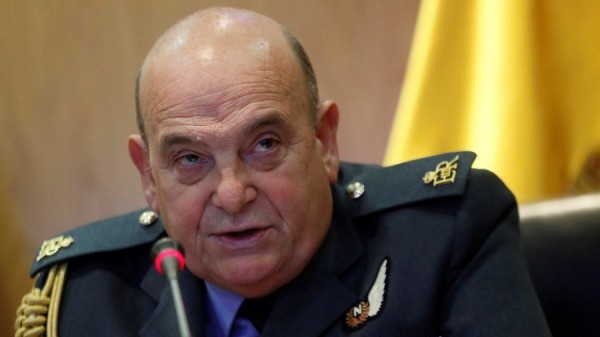 Sir Stuart Peach: Sali Berisha mes 27 individëve të përfshirë në korrupsion serioz në mbarë botën! Sir Stuart Peach: Sali Berisha mes 27 individëve të përfshirë në korrupsion serioz në mbarë botën!