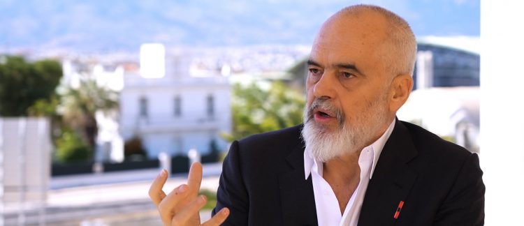 Edi Rama: Shqipëria ka një klimë skandaloze mediatike që ta hapësh, gjatë gjithë kohë zi, zi, zi…! Ku ka rrogë 200 mijë lekë në Shqipëri, 800 euro merr një kamarier në Radhimë veç bakshisheve Edi Rama: Shqipëria ka një klimë skandaloze mediatike që ta hapësh, gjatë gjithë kohë zi, zi, zi…! Ku ka rrogë 200 mijë lekë në Shqipëri, 800 euro merr një kamarier në Radhimë veç bakshisheve