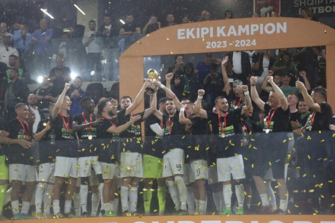 Sezon fantastik, Egnatia ngre në qiell trofeun, zyrtarisht kampion të Shqipërisë, suksesi i dedikohet Dwamenas Sezon fantastik, Egnatia ngre në qiell trofeun, zyrtarisht kampion të Shqipërisë, suksesi i dedikohet Dwamenas
