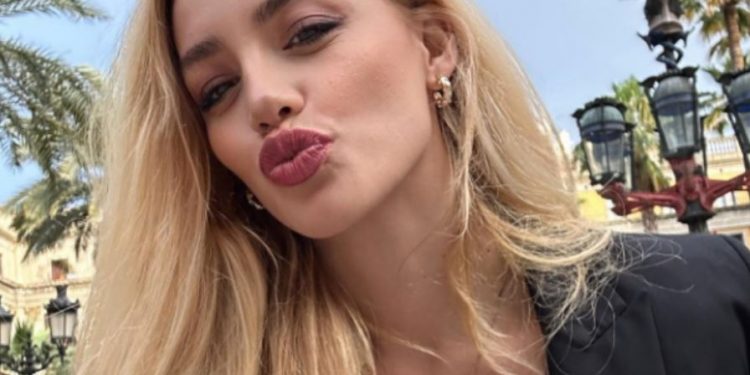 Heidi Baci: Chi e il nuovo “marito” Romeo Veshaj! Historia e Heidit dhe Romeos “pushton” mediat italiane Heidi Baci: Chi e il nuovo “marito” Romeo Veshaj! Historia e Heidit dhe Romeos “pushton” mediat italiane