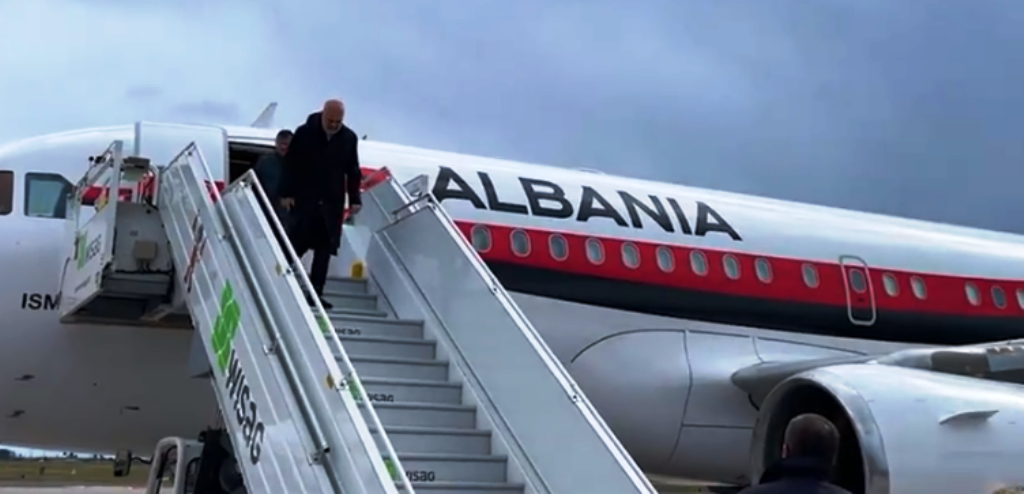 Edi Rama e konfirmon: Më 12 maj jam në Athinë me mijëra bashkëatdhetarë ! Nisim rrugëtimin e pranverës në diasporë Edi Rama e konfirmon: Më 12 maj jam në Athinë me mijëra bashkëatdhetarë ! Nisim rrugëtimin e pranverës në diasporë