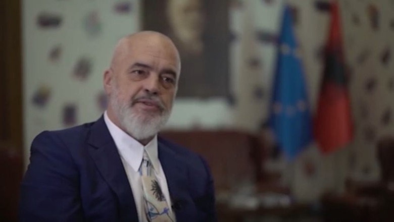 Kush i’u katandisi ashtu? Rama i tregon gazetarit italian foton kur u dhunua nga SHIK i Berishës: Ma bëri burimi yt “prestigjioz” Kush i’u katandisi ashtu? Rama i tregon gazetarit italian foton kur u dhunua nga SHIK i Berishës: Ma bëri burimi yt “prestigjioz”