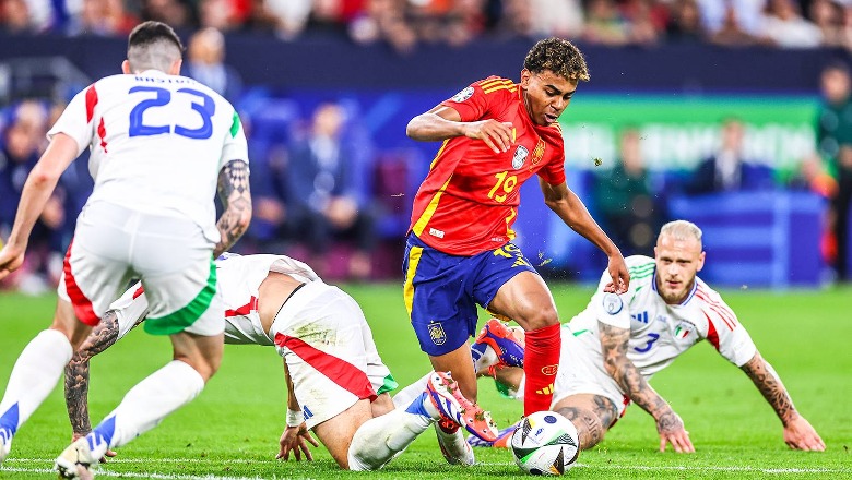 Spanja “merr hak”: Mposht 1-0 Italinë dhe kalon në 1/8! Buzëqesh Shqipëria Spanja “merr hak”: Mposht 1-0 Italinë dhe kalon në 1/8! Buzëqesh Shqipëria