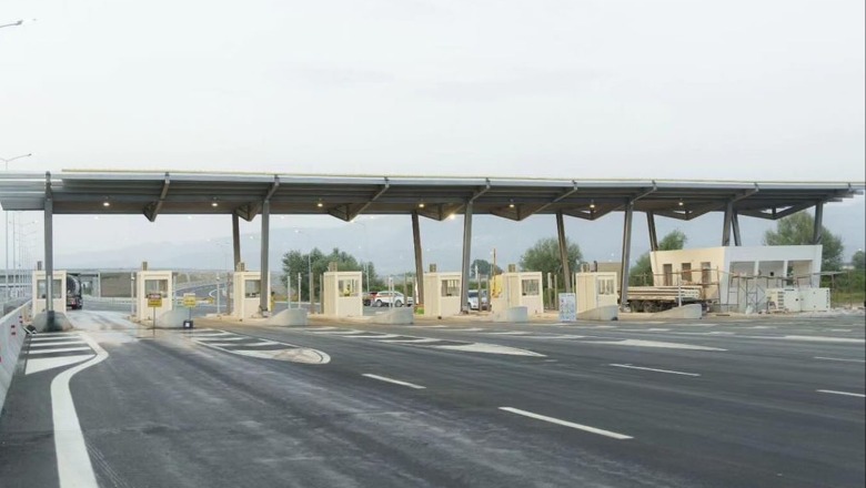 Të dielën hapet aksi Thumanë- Kashar që e bie veriun më afër: Kalimi 2.1 euro për mjet ose një litër naftë Të dielën hapet aksi Thumanë- Kashar që e bie veriun më afër: Kalimi 2.1 euro për mjet ose një litër naftë