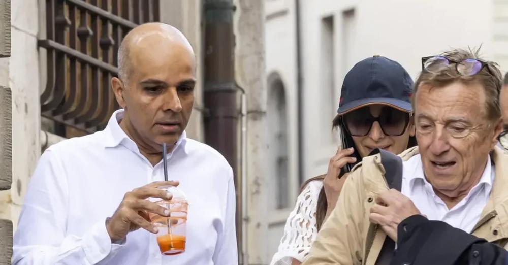 “Më shumë para për qenin se shërbëtorët”! Familja më e pasur britanike akuzohet për trafikim të qenieve njerëzore “Më shumë para për qenin se shërbëtorët”! Familja më e pasur britanike akuzohet për trafikim të qenieve njerëzore