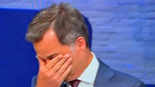 VIDEO/ Humbi në zgjedhjet e PE-së, kryeministri i Belgjikës njofton mes lotësh dorëheqjen VIDEO/ Humbi në zgjedhjet e PE-së, kryeministri i Belgjikës njofton mes lotësh dorëheqjen