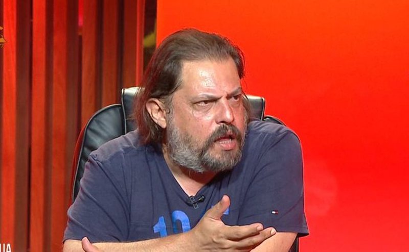 Revolta e Elton Dedës: Ju qofshi, që na nxirrni këto bibat që flasin veç budallallëqe Revolta e Elton Dedës: Ju qofshi, që na nxirrni këto bibat që flasin veç budallallëqe