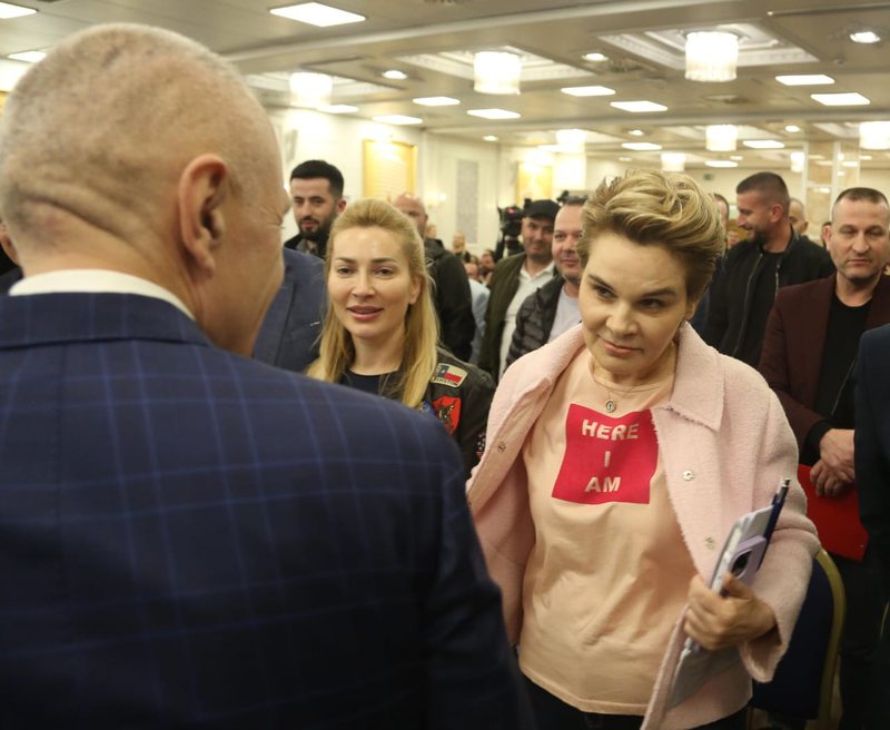 Sulmet ndaj SPAK, Kryemadhi: Këtu…. ndahem me Ilir Metën, s’do bëj luftë me drejtësinë Sulmet ndaj SPAK, Kryemadhi: Këtu…. ndahem me Ilir Metën, s’do bëj luftë me drejtësinë