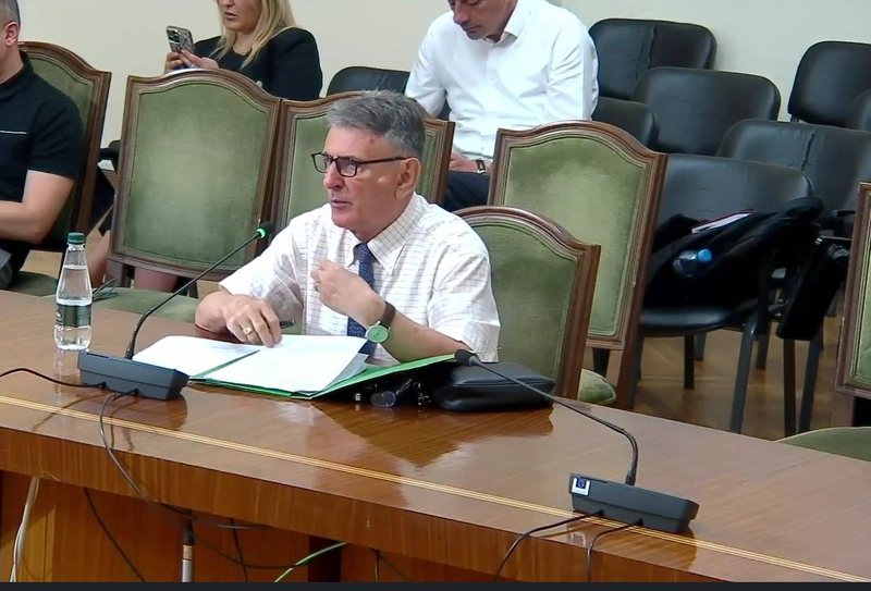 Skandali: Audituesi i KLSH kryen hapur një vepër penale: Refuzon t’i përgjigjet Komisionit Hetimor të Kuvendit Skandali: Audituesi i KLSH kryen hapur një vepër penale: Refuzon t’i përgjigjet Komisionit Hetimor të Kuvendit