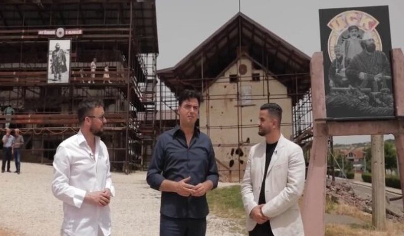 Humor psikiatrie nga Basha! Rrëfen “bisedën” imagjinare që ka bërë me George Bush për pavarësinë e Kosovës: Më tha se jam qitës më i shpejtë se Putini Humor psikiatrie nga Basha! Rrëfen “bisedën” imagjinare që ka bërë me George Bush për pavarësinë e Kosovës: Më tha se jam qitës më i shpejtë se Putini