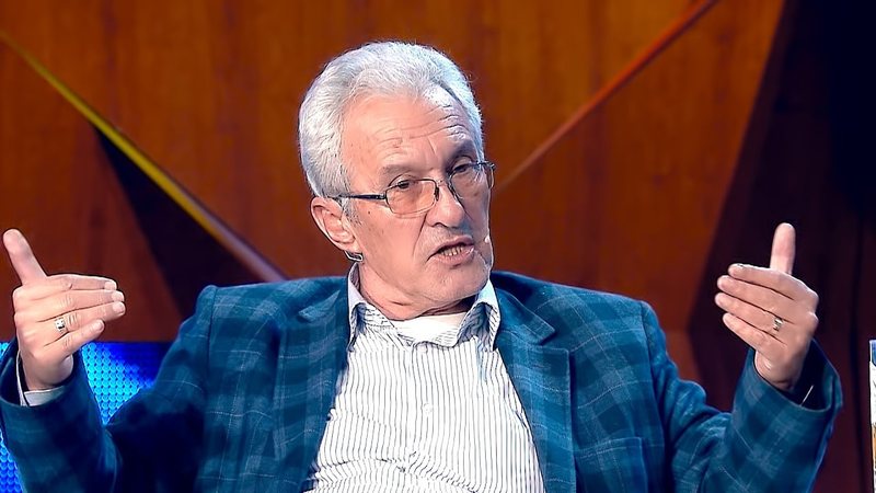 Pësoi hemorragji celebrale, ndërron jetë poeti i njohur shqiptar Agim Doçi Pësoi hemorragji celebrale, ndërron jetë poeti i njohur shqiptar Agim Doçi