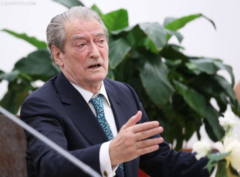 VIDEO/ Saliu i II-të: Lazarati vendim im politik?! Akuza e rëndë: Kolumbia e Shqipërisë prodhonte 900 ton hashash në vit! Noka, Basha, Berisha menaxhonin kartelin e drogës VIDEO/ Saliu i II-të: Lazarati vendim im politik?! Akuza e rëndë: Kolumbia e Shqipërisë prodhonte 900 ton hashash në vit! Noka, Basha, Berisha menaxhonin kartelin e drogës