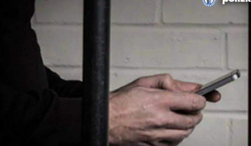 Palaçot e Ulsi Manjës i lejojnë “mavrisë së Mavit” Beleri celular në burg! Poston statuse dhe kërcënon: Kryetari i zgjedhur lake i Ramës, i’a u tregoj unë atyre sa të dal! Palaçot e Ulsi Manjës i lejojnë “mavrisë së Mavit” Beleri celular në burg! Poston statuse dhe kërcënon: Kryetari i zgjedhur lake i Ramës, i’a u tregoj unë atyre sa të dal!