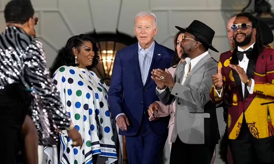 Plani sekret i demokratëve për të zëvendësuar Biden! Si do ta rrëzojnë Clinton, Obama, Pelosi dhe Schumer presidentin në moshë dhe kur do ta bëjnë këtë? Plani sekret i demokratëve për të zëvendësuar Biden! Si do ta rrëzojnë Clinton, Obama, Pelosi dhe Schumer presidentin në moshë dhe kur do ta bëjnë këtë?