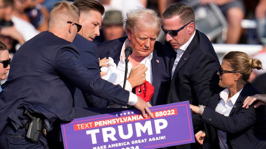 Tentativë për vrasje! Plagoset Trump në miting: Vritet atentatori, viktimë edhe një përkrahës i tij (Foto) Tentativë për vrasje! Plagoset Trump në miting: Vritet atentatori, viktimë edhe një përkrahës i tij (Foto)