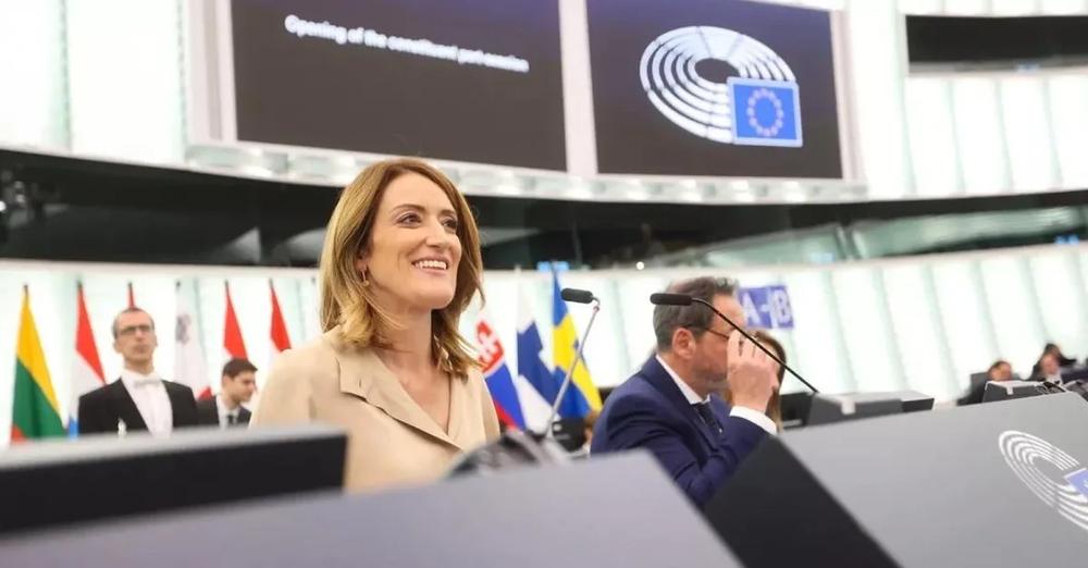 Maltezja Roberta Metsola rizgjidhet Presidente e Parlamentit Europian: Nuk do t’i shmangem vendimeve të vështira Maltezja Roberta Metsola rizgjidhet Presidente e Parlamentit Europian: Nuk do t’i shmangem vendimeve të vështira