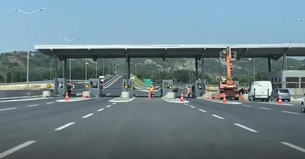 Pezullohet pagesa për rrugën Thumanë-Kashar, pas radhëve kilometrike Pezullohet pagesa për rrugën Thumanë-Kashar, pas radhëve kilometrike