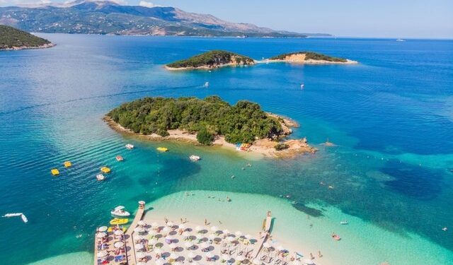 Propaganda për të nxirë bregdetin shqiptar! Propaganda për të nxirë bregdetin shqiptar!