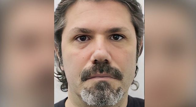 Pas sekuestros preventive dje të “Micro Credit Albania” dhe “Final” sot vetvritet Olsi Ibro Pas sekuestros preventive dje të “Micro Credit Albania” dhe “Final” sot vetvritet Olsi Ibro