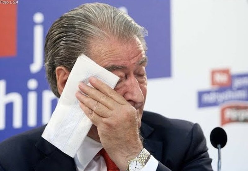 VIDEO LAJM/ “Demenca” apo mosha dhe përballja me drejtësinë bëjnë të vetën! VIDEO LAJM/ “Demenca” apo mosha dhe përballja me drejtësinë bëjnë të vetën!