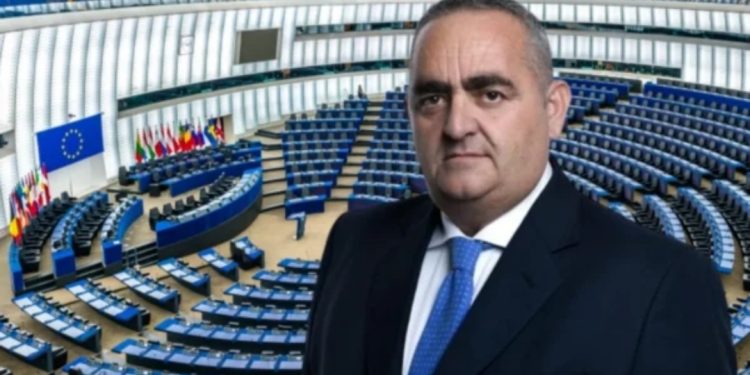 Lajmi i fundit/ Askush nuk e priste: Beleri dio lejohet të dalë nga qelia e burgut, të hënën… Lajmi i fundit/ Askush nuk e priste: Beleri dio lejohet të dalë nga qelia e burgut, të hënën…