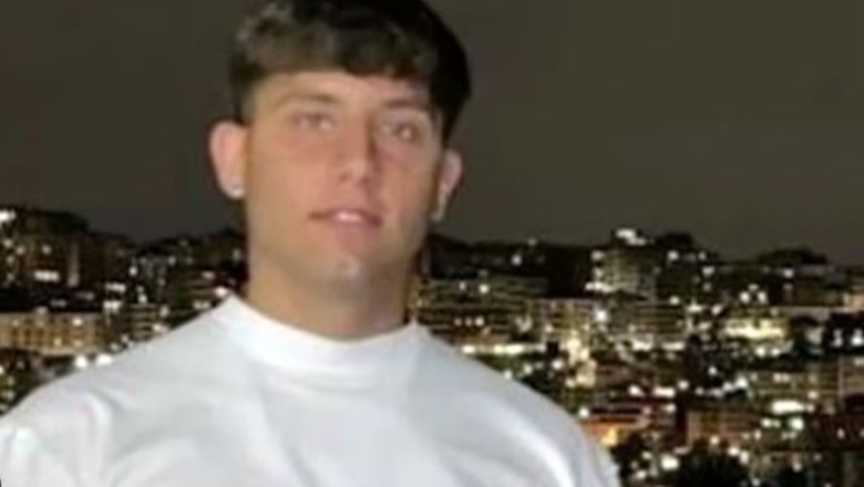 Humbi jetën nga përplasja me jet ski në Velipojë! Trupi i 19 vjeçarit niset sot në Itali! Familja: Duam të vërtetën dhe drejtësi Humbi jetën nga përplasja me jet ski në Velipojë! Trupi i 19 vjeçarit niset sot në Itali! Familja: Duam të vërtetën dhe drejtësi