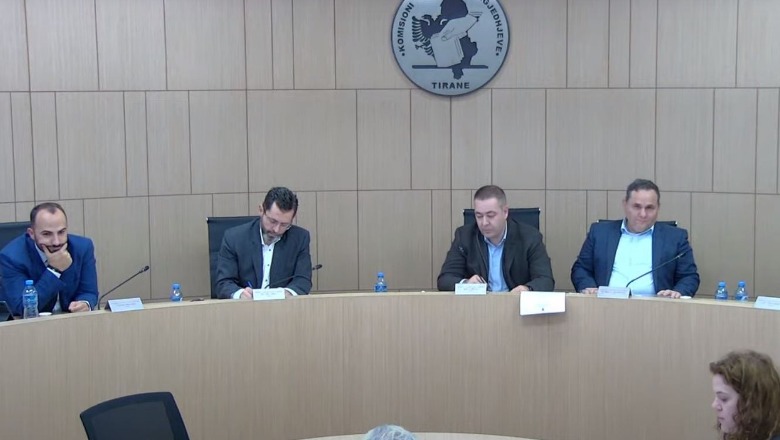 Mero Baze: Tavo mundi Gjikurin, KAS mundi Berishën Mero Baze: Tavo mundi Gjikurin, KAS mundi Berishën